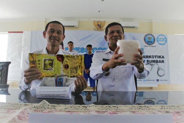 BNNP SUMBAR KEMBALI TANGKAP BANDAR 1 KG SHABU