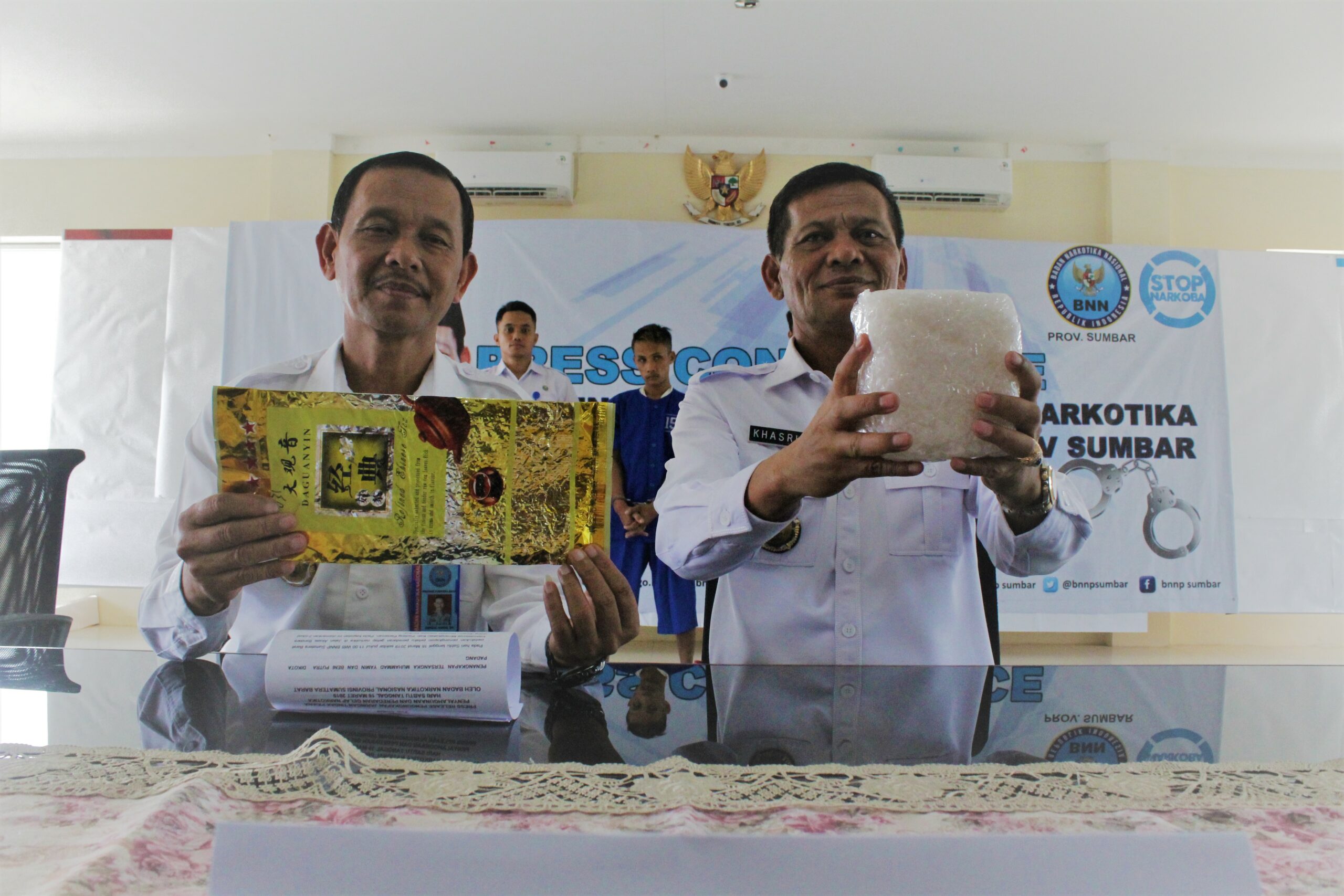 BNNP SUMBAR KEMBALI TANGKAP BANDAR 1 KG SHABU