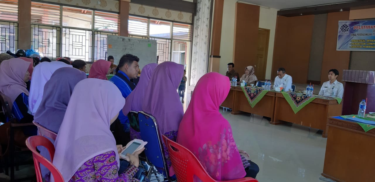 TEST URINE BAGI PESERTA PELATIHAN BLK KAB. PADANG PARIAMAN