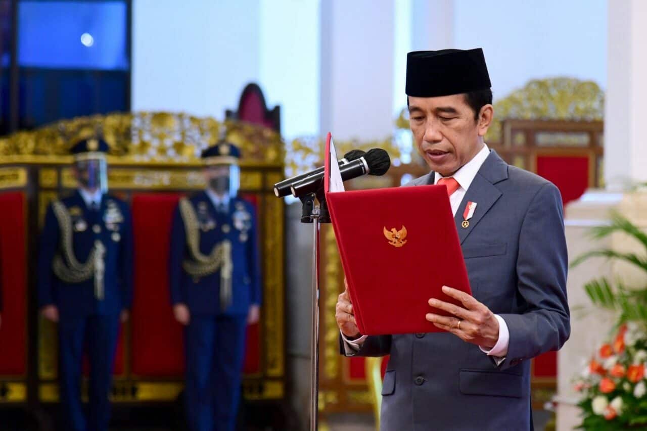 Presiden Jokowi Lantik Kepala BNN dan BRGM di Istana Negara