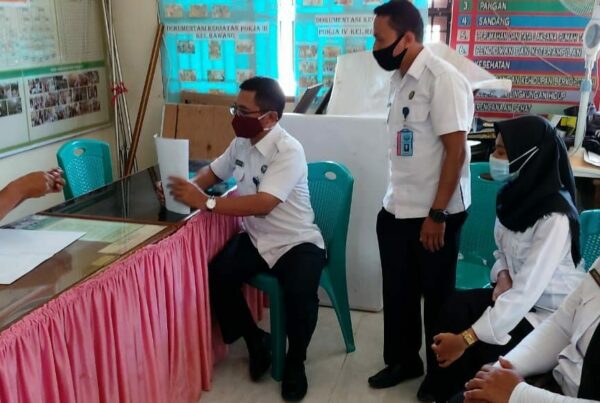 PENANDATANGANAN MoU PROGRAM PEMBERDAYAAN ALTERNATIF ANTARA BNNP SUMBAR DAN KELURAHAN RAWANG