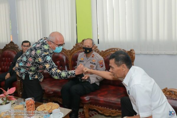 BNN RESMIKAN 20 KELURAHAN BERSIH NARKOBA DI PAYAKUMBUH