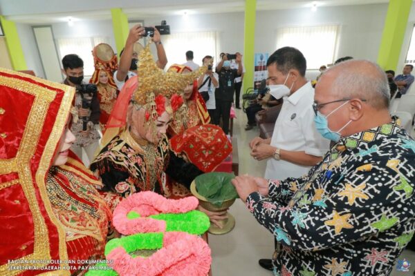 BNN RESMIKAN 20 KELURAHAN BERSIH NARKOBA DI PAYAKUMBUH