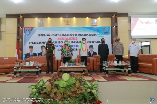 BNN RESMIKAN 20 KELURAHAN BERSIH NARKOBA DI PAYAKUMBUH