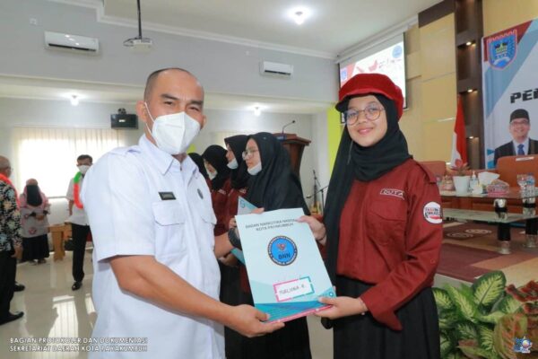 BNN RESMIKAN 20 KELURAHAN BERSIH NARKOBA DI PAYAKUMBUH