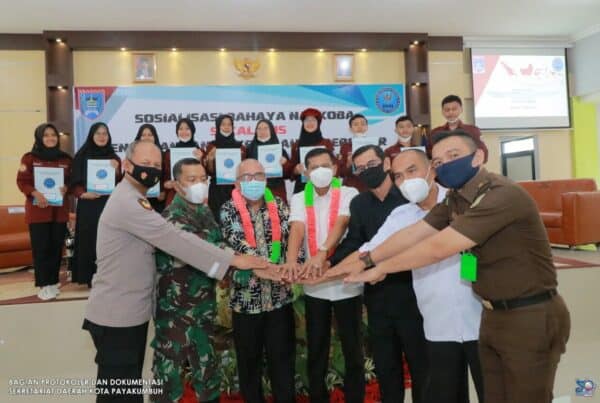 BNN RESMIKAN 20 KELURAHAN BERSIH NARKOBA DI PAYAKUMBUH