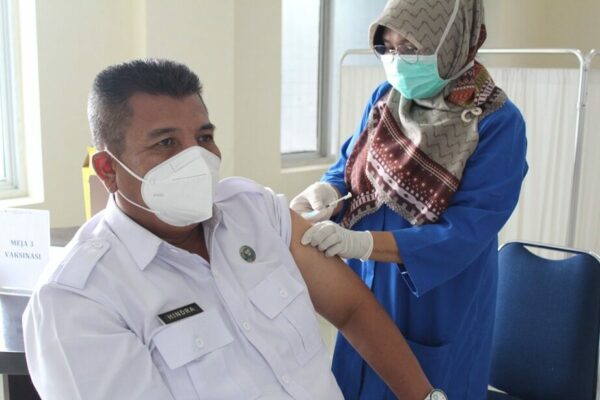 BNNP SUMBAR SUKSES VAKSINASI COVID-19