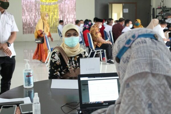 BNNP SUMBAR SUKSES VAKSINASI COVID-19