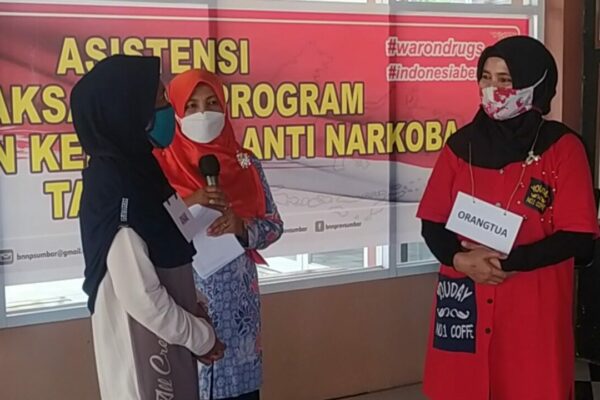 BERKOMUNIKASI DAN MENGENALI ANAK DALAM ASISTENSI KETAHANAN KELUARGA ANTI NARKOBA