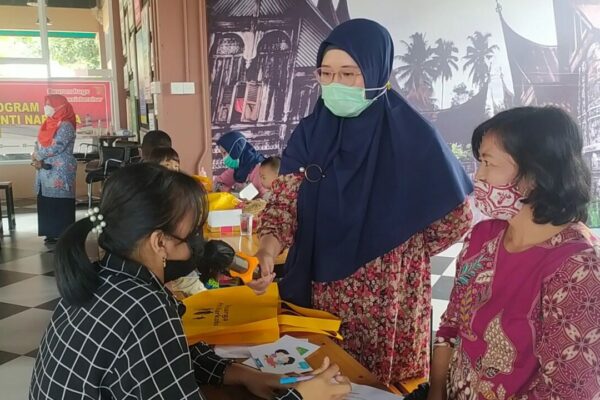 BERKOMUNIKASI DAN MENGENALI ANAK DALAM ASISTENSI KETAHANAN KELUARGA ANTI NARKOBA