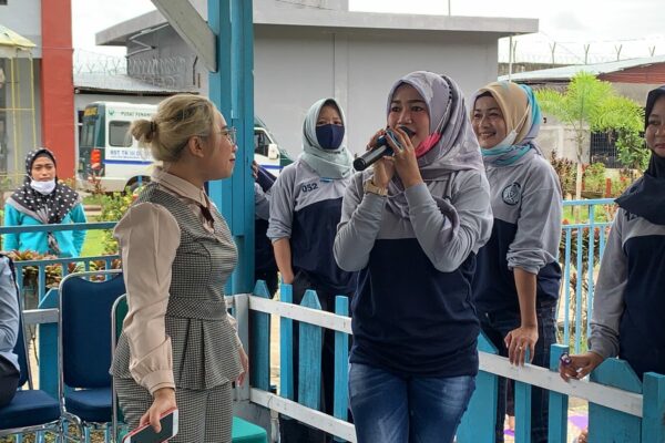 BADAN NARKOTIKA NASIONAL PROVINSI SUMATERA BARAT LAKUKAN SOSIALISASI BAHAYA NARKOBA DI LAPAS KELAS II B PADANG BERSAMA UPIAK ISIL
