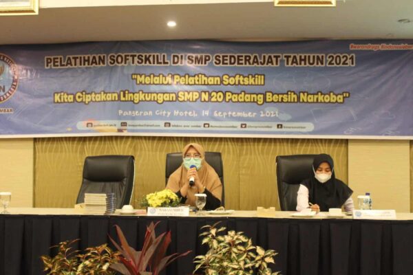 SMP NEGERI 20 KOTA PADANG TINGKATKAN KETAHANAN DIRI DARI NARKOBA