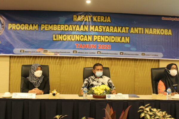 RAPAT KERJA PROGRAM PEMBERDAYAAN MASYARAKAT ANTI NARKOBA LINGKUNGAN PENDIDIKAN TAHUN 2021