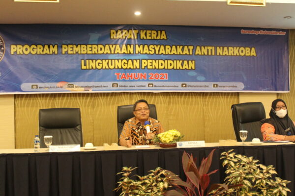 RAPAT KERJA PROGRAM PEMBERDAYAAN MASYARAKAT ANTI NARKOBA LINGKUNGAN PENDIDIKAN TAHUN 2021