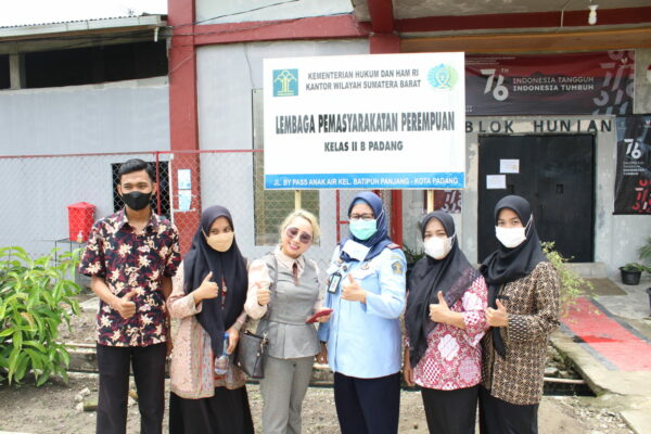 BADAN NARKOTIKA NASIONAL PROVINSI SUMATERA BARAT LAKUKAN SOSIALISASI BAHAYA NARKOBA DI LEMBAGA PEMASYARAKATAN PEREMPUAN KELAS II B PADANG BERSAMA UPIAK ISIL