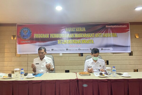 RAPAT KERJA PROGRAM PEMBERDAYAAN MASYARAKAT ANTI NARKOBA DI LINGKUNGAN DUNIA USAHA / SWASTA