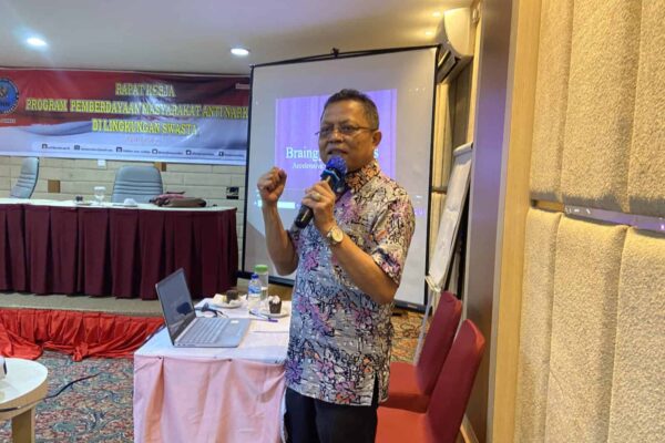 RAPAT KERJA PROGRAM PEMBERDAYAAN MASYARAKAT ANTI NARKOBA DI LINGKUNGAN DUNIA USAHA / SWASTA