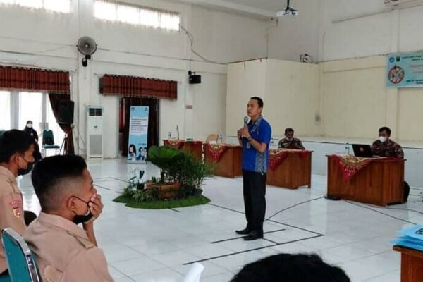 BNNP SUMBAR MEMBERIKAN INFORMASI DAN EDUKASI MELALUI INSERT KONTEN PADA SISWA SISWI SMK PERTANIAN PEMBANGUNAN NEGERI PADANG