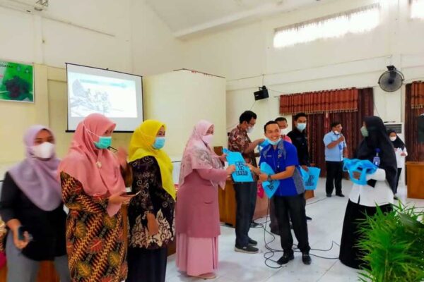 BNNP SUMBAR MEMBERIKAN INFORMASI DAN EDUKASI MELALUI INSERT KONTEN PADA SISWA SISWI SMK PERTANIAN PEMBANGUNAN NEGERI PADANG