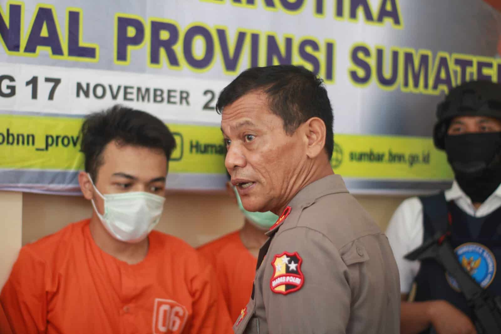 BANDAR LAPAS KEMBALI BERAKSI BNNP SUMBAR TANGKAP 200 KG GANJA KERING