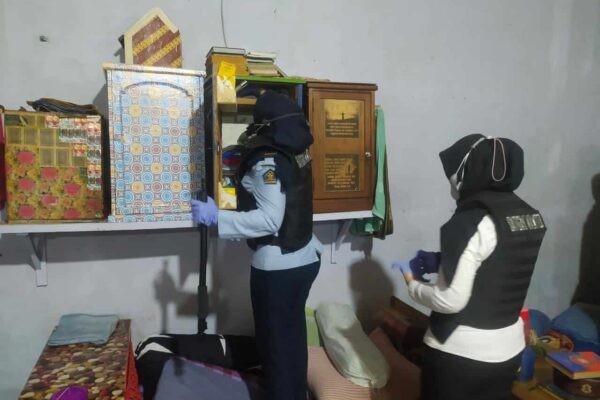 BNNP SUMBAR BERSAMA KANWIL DAN KEMENKUMHAM GELEDAH LAPAS KLAS II B PARIAMAN