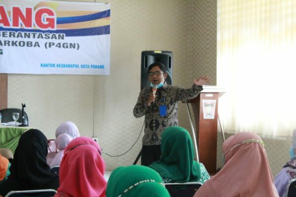 SOSIALISASI PENCEGAHAN PEMBERANTASAN PENYALAGUNAAN DAN PEREDARAN GELAP NARKOBA (P4GN) DI KECAMATAN PAUH