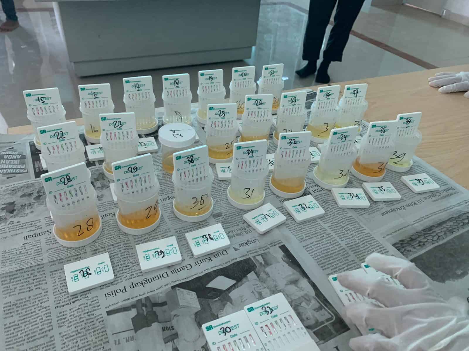 BNNP SUMBAR KERJA SAMA DENGAN PT SEMEN PADANG LAKSANAKAN TEST URINE KEPADA KARYAWAN