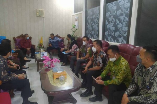 Penandatanganan Nota Kesepahaman Antara Badan Narkotika Nasional Provinsi Sumatera Barat dengan Lembaga Penyiaran Publik Radio Republik Indonesia Padang (LPP RRI Padang).