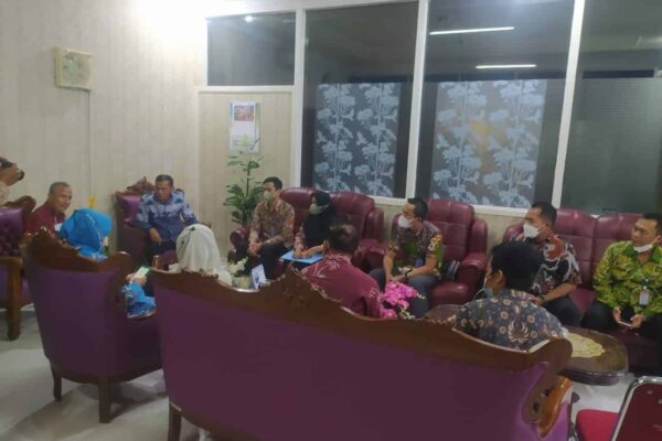 Penandatanganan Nota Kesepahaman Antara Badan Narkotika Nasional Provinsi Sumatera Barat dengan Lembaga Penyiaran Publik Radio Republik Indonesia Padang (LPP RRI Padang).